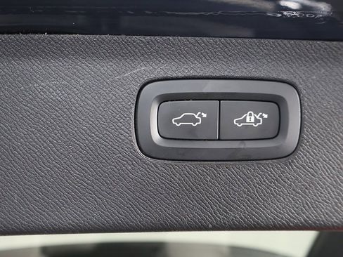 Used 2024 Volvo XC90 B6 Plus w/ Protection Package Premier image 23