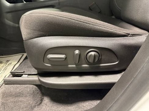 Certified 2023 Chevrolet Traverse LT FWD image 14