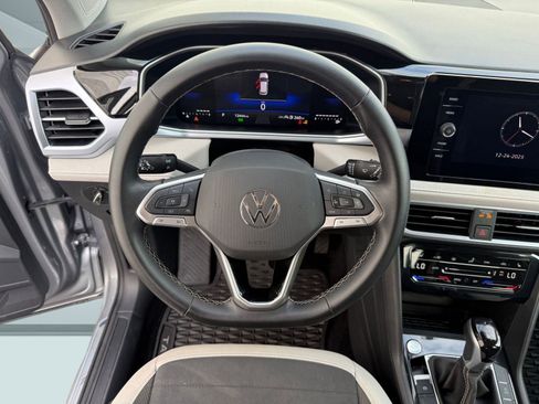 Used 2025 Volkswagen Taos SE image 24