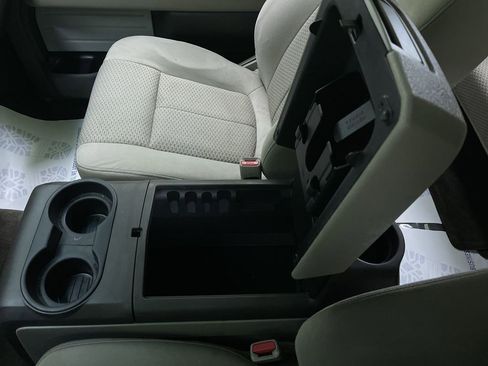 Used 2010 Ford F150 XLT image 24