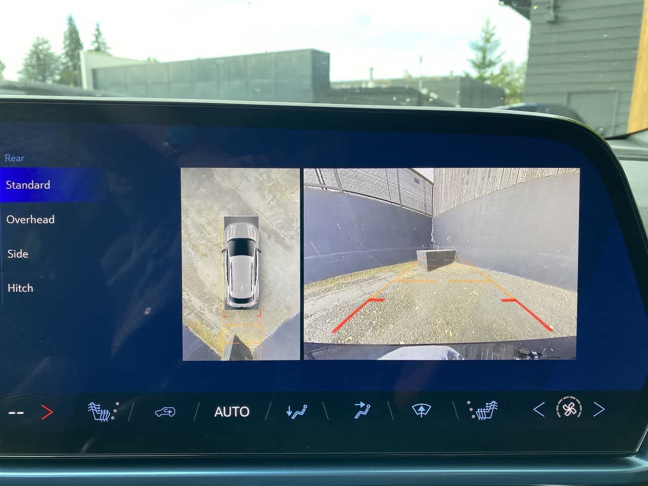 Used 2024 Chevrolet Equinox EV LT AWD/4WD image 24