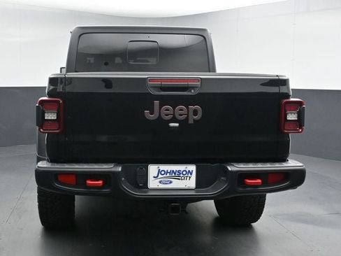 Used 2024 Jeep Gladiator Rubicon w/ Technology Group AWD/4WD image 9