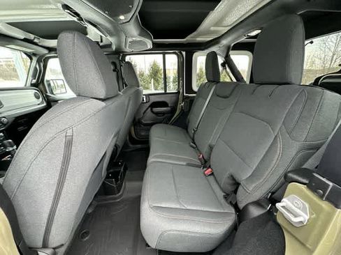 Used 2026 Jeep Wrangler Unlimited Sport AWD/4WD image 19