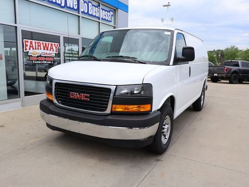 New 2026 GMC Savana 2500 w/ Enhanced Convenience Package RWD image 6