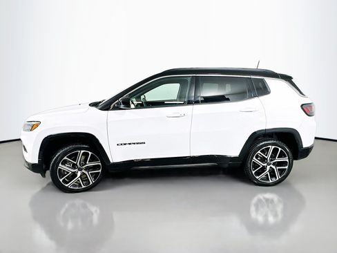 Used 2025 Jeep Compass Limited w/ Elite Group AWD/4WD image 4