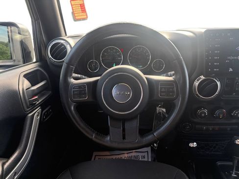 Used 2017 Jeep Wrangler Unlimited Sahara w/ Max Tow Package AWD/4WD image 12