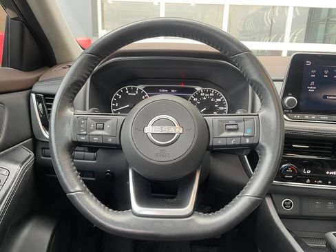 Used 2022 Nissan Rogue SV w/ SV Premium Package FWD image 14