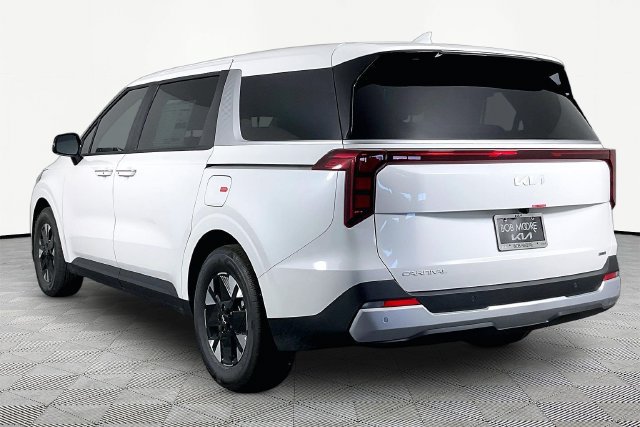 New 2027 Kia Carnival LXS FWD image 4