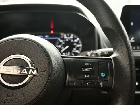 Used 2023 Nissan Rogue SV FWD image 16