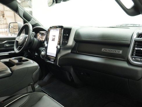 Used 2025 RAM 1500 Laramie AWD/4WD image 23
