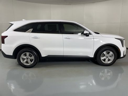 New 2026 Kia Sorento LX image 9