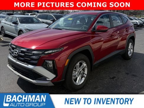 Used 2025 Hyundai Tucson SE image 4