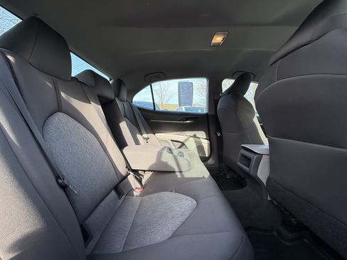 Used 2019 Toyota Camry LE image 33