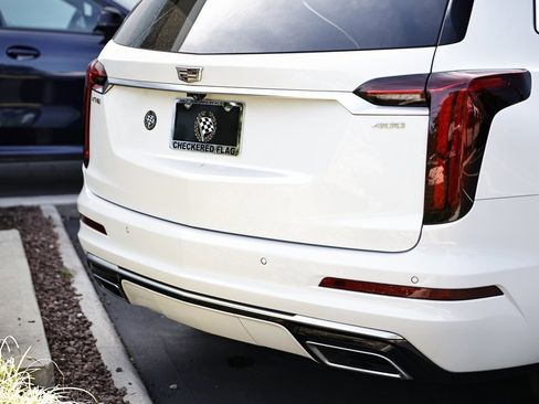 Used 2024 Cadillac XT6 Premium Luxury w/ Technology Package image 9