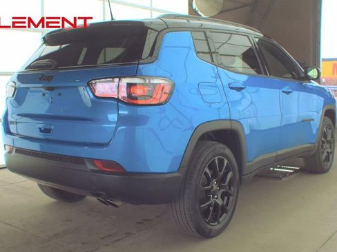 Used 2022 Jeep Compass Latitude w/ Convenience Group AWD/4WD image 4