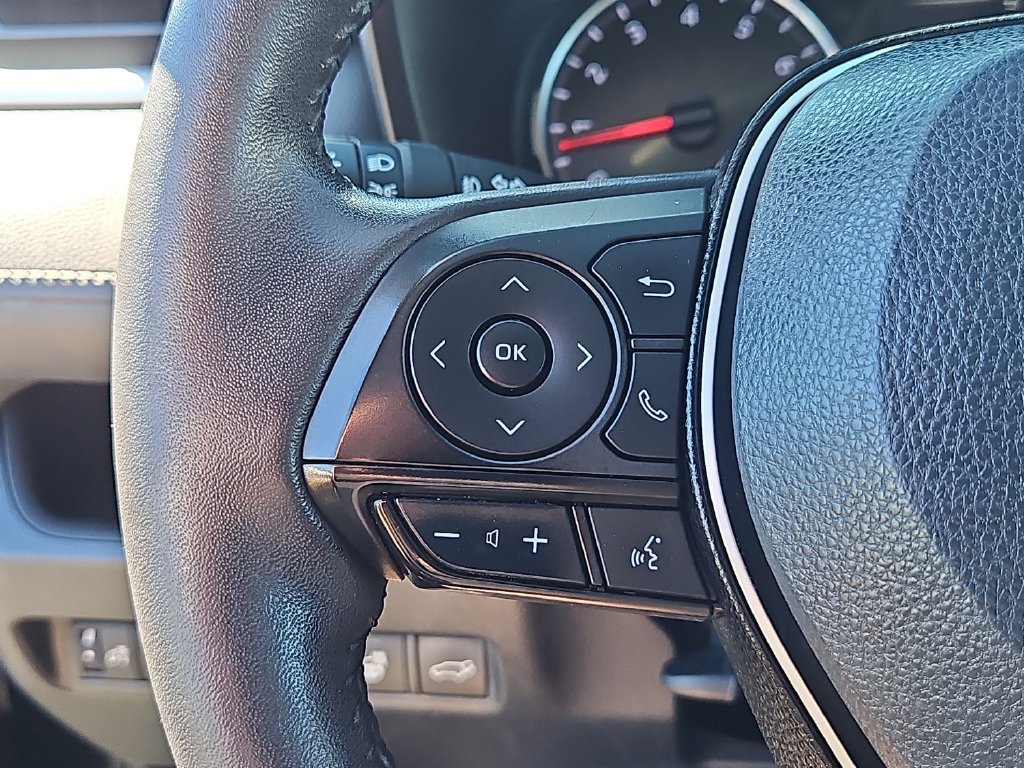 Used 2020 Toyota RAV4 XLE Premium AWD/4WD image 26