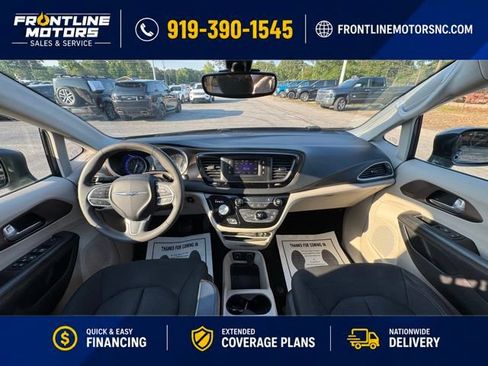 Used 2017 Chrysler Pacifica Touring FWD image 17