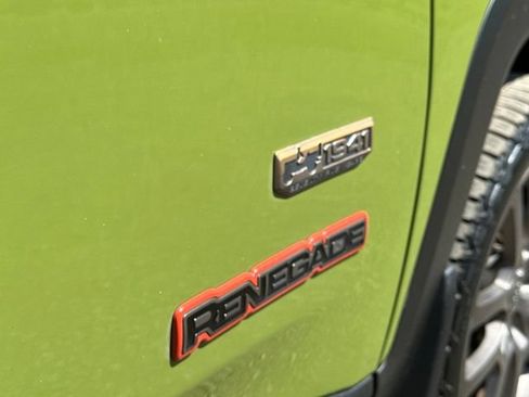 Used 2016 Jeep Renegade 75th Anniversary AWD/4WD image 36