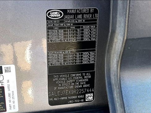 Used 2024 Land Rover Defender 110 S image 31