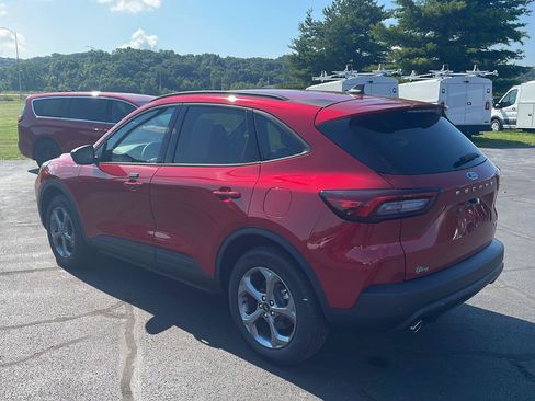 Used 2025 Ford Escape ST-Line w/ Tech Pack #1 AWD/4WD image 3
