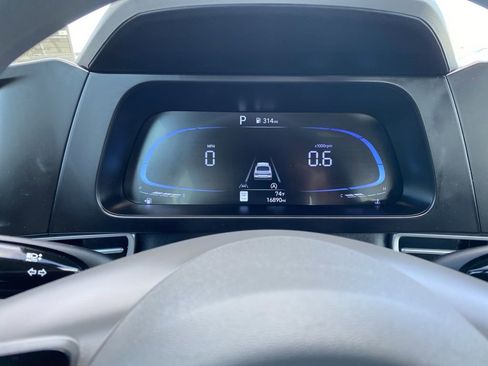 Certified 2024 Hyundai Elantra SE image 12