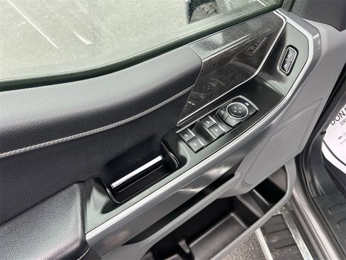 Used 2024 Ford F150 XLT image 19