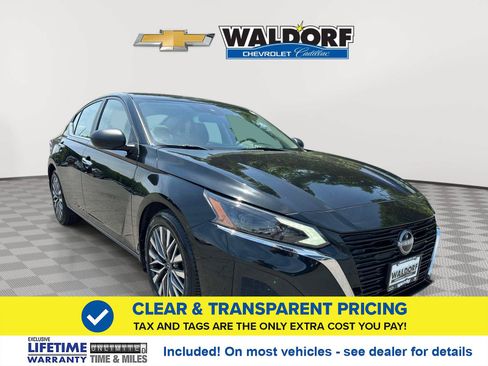 Used 2024 Nissan Altima 2.5 SV FWD image 1