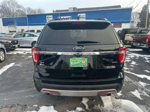 Used 2016 Ford Explorer XLT image 10