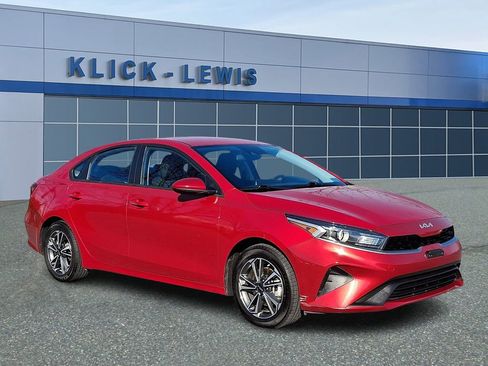Used 2023 Kia Forte LXS image 1