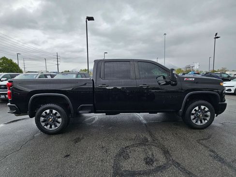 Used 2024 Chevrolet Silverado 2500 Custom w/ Custom Value Package AWD/4WD image 2