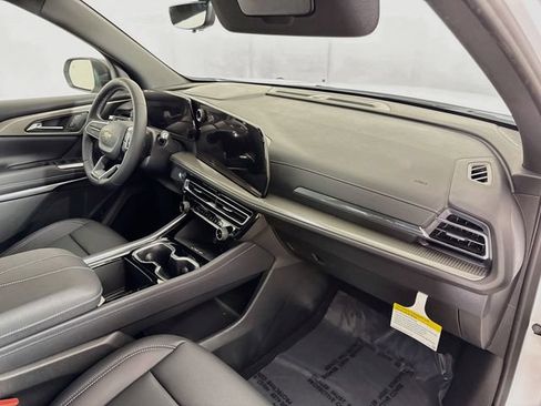 New 2026 Chevrolet Traverse LT w/ Driver Confidence Package AWD/4WD image 31