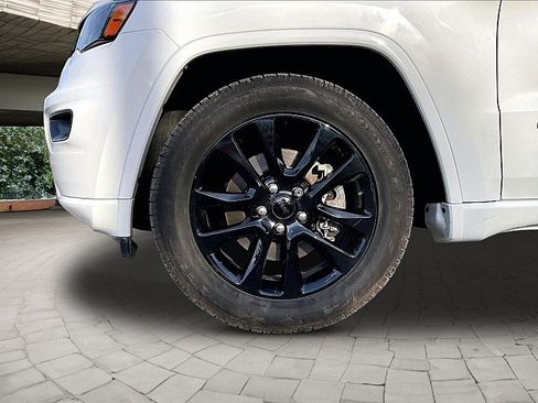 Used 2021 Jeep Grand Cherokee Laredo X RWD image 7
