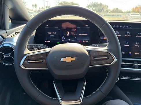 New 2026 Chevrolet Equinox EV LT image 30