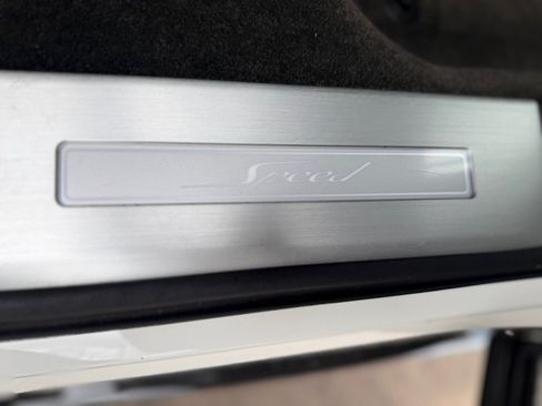 Used 2021 Bentley Bentayga Speed AWD/4WD image 11
