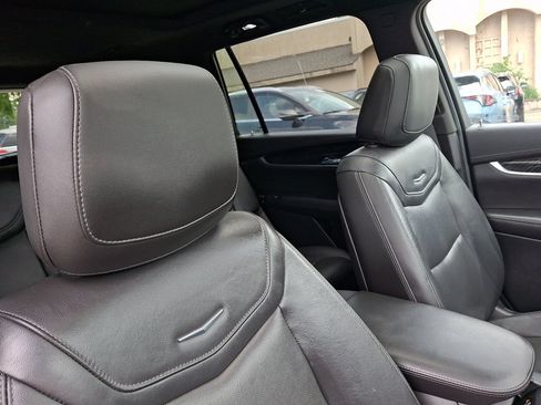 Used 2020 Cadillac XT6 Premium Luxury AWD/4WD image 13