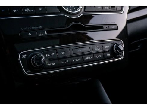 Used 2015 Kia Cadenza Premium image 24