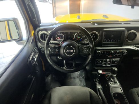 Used 2020 Jeep Wrangler Sport AWD/4WD image 15