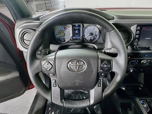 Certified 2021 Toyota Tacoma TRD Off-Road AWD/4WD image 10