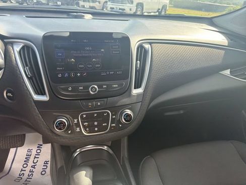 Used 2023 Chevrolet Malibu LT FWD image 36