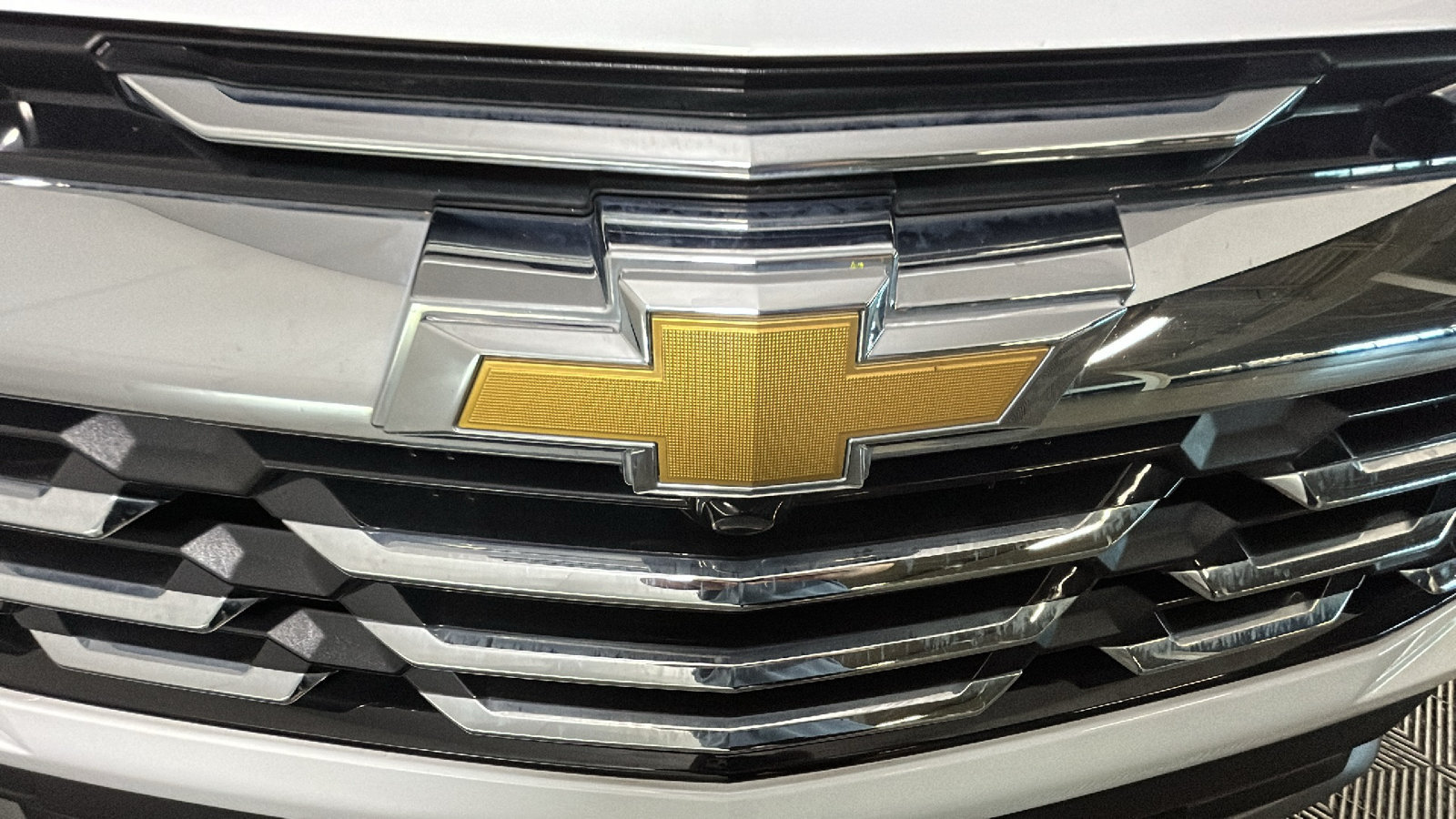 Used 2026 Chevrolet Equinox LT w/ LPO, Floor Liner Package FWD image 9