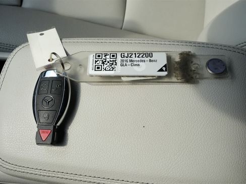 Used 2016 Mercedes-Benz GLA 250 image 26