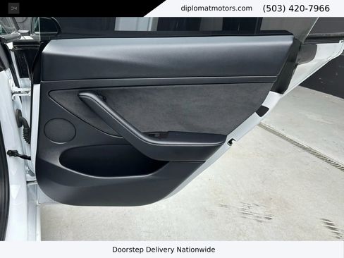 Used 2022 Tesla Model 3 Performance image 25