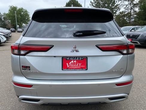 Used 2024 Mitsubishi Outlander 4WD Plug-In Hybrid image 4