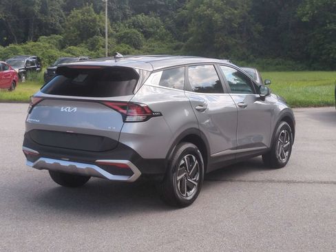 Used 2023 Kia Sportage LX AWD/4WD image 5