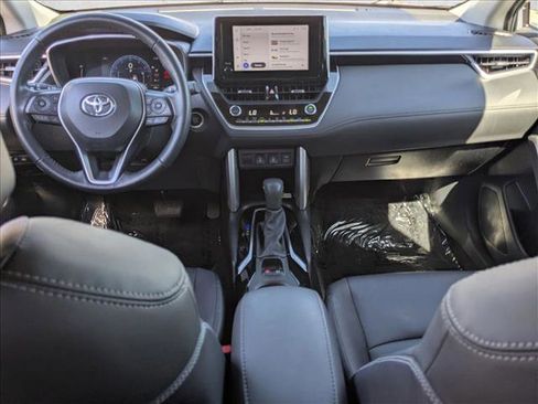 Used 2023 Toyota Corolla Cross XLE w/ Convenience Package AWD/4WD image 18
