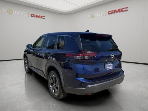 Used 2025 Nissan Rogue SV FWD image 5