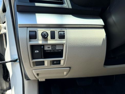 Used 2013 Subaru Outback 2.5i Premium w/ Popular Pkg 1A image 18