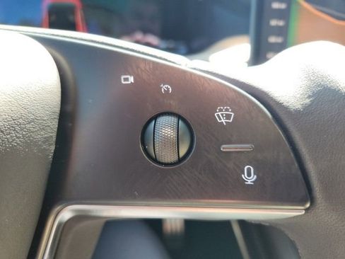 Used 2022 Tesla Model X image 38