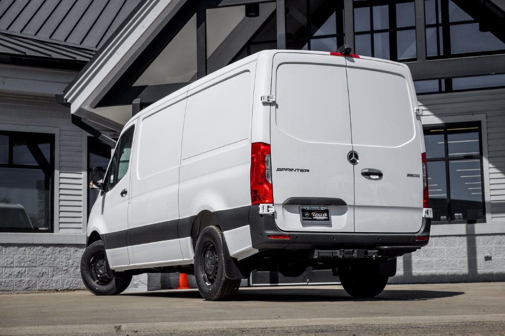 Used 2026 Mercedes-Benz Sprinter 2500 image 2