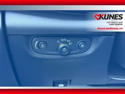 Used 2019 Buick Regal Essence w/ Sights and Sounds Package image 41